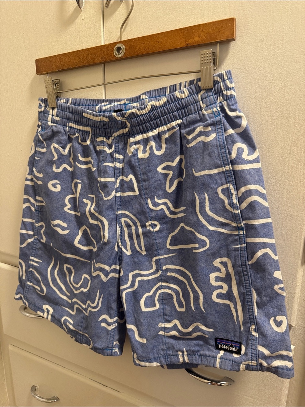 Patagonia Men’s Blue Printed Shorts - Picture 2 of 6